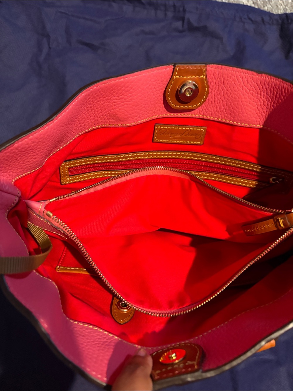 🩷 Dooney & Bourke Coral/Salmon Pink Pebbled Large Leather Tote with Tan Trim - Picture 7 of 8